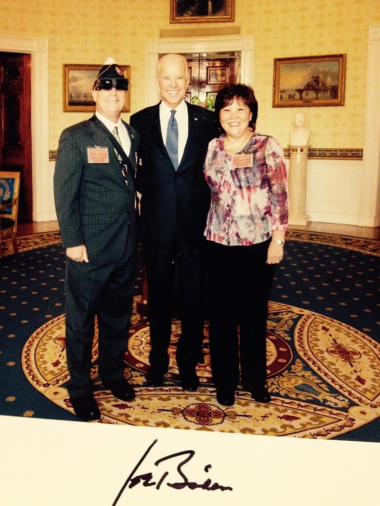 US Veteran and eSight Wearer Meets Joe Biden!