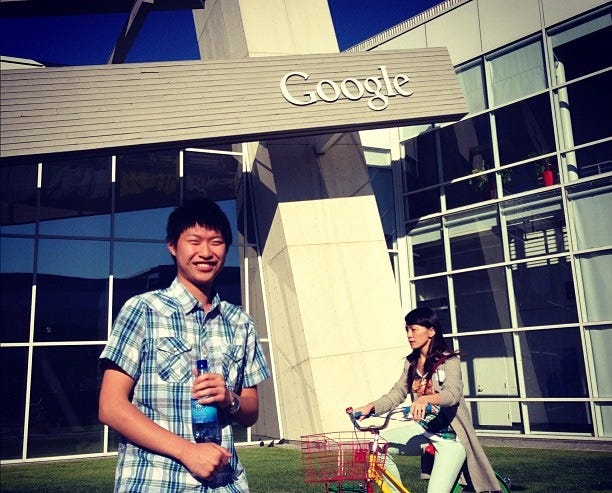 Awkward tourist at Google MV